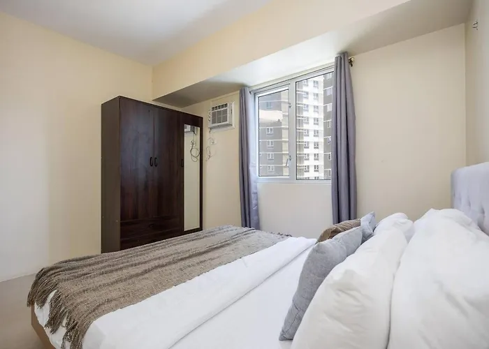 Apartment Furnished 2-bedroom In Avida Towers Riala, It Park With Fast Wifi, Netflix, Pool And