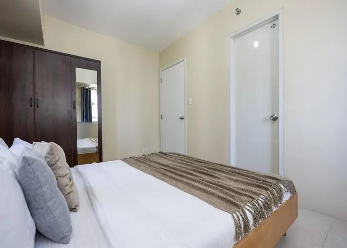 Furnished 2-bedroom In Avida Towers Riala, It Park With Fast Wifi, Netflix, Pool And Apartment Cebu