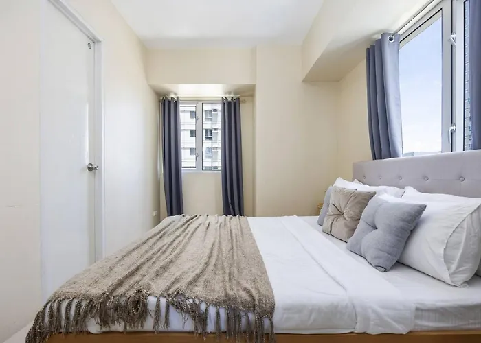 Furnished 2-bedroom In Avida Towers Riala, It Park With Fast Wifi, Netflix, Pool And Apartment *