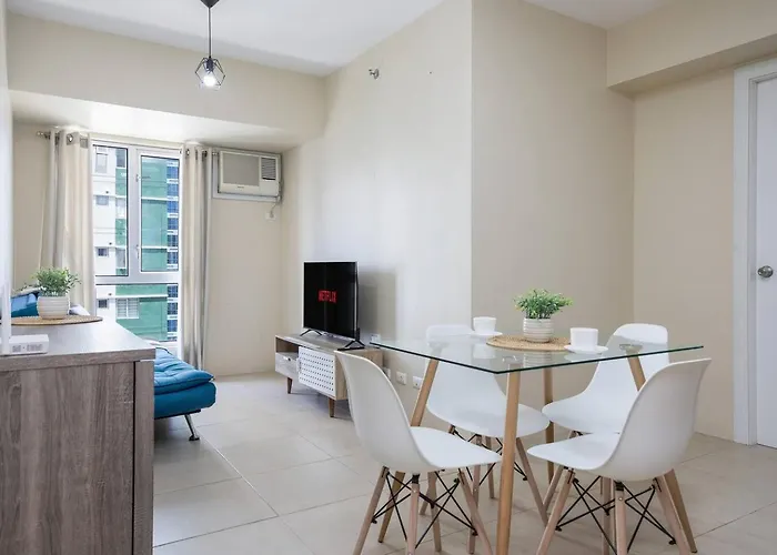 Furnished 2-bedroom In Avida Towers Riala, It Park With Fast Wifi, Netflix, Pool And Cebu