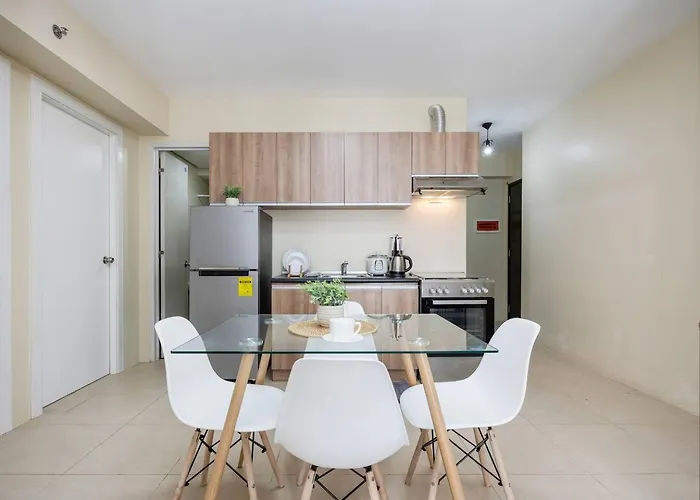 Furnished 2-bedroom In Avida Towers Riala, It Park With Fast Wifi, Netflix, Pool And