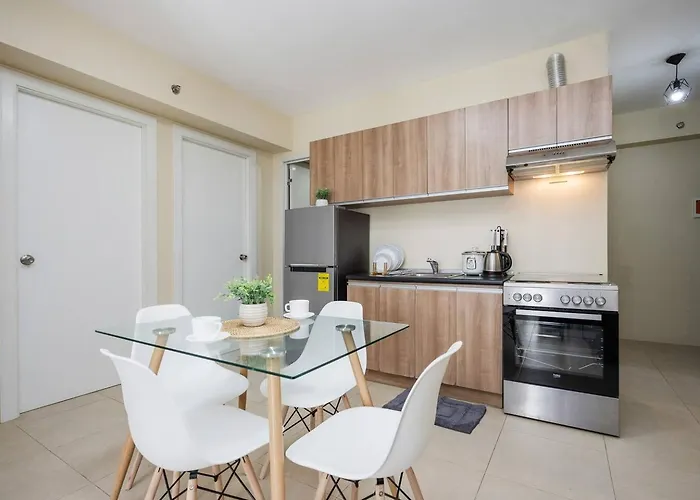 Furnished 2-bedroom In Avida Towers Riala, It Park With Fast Wifi, Netflix, Pool And Cebu