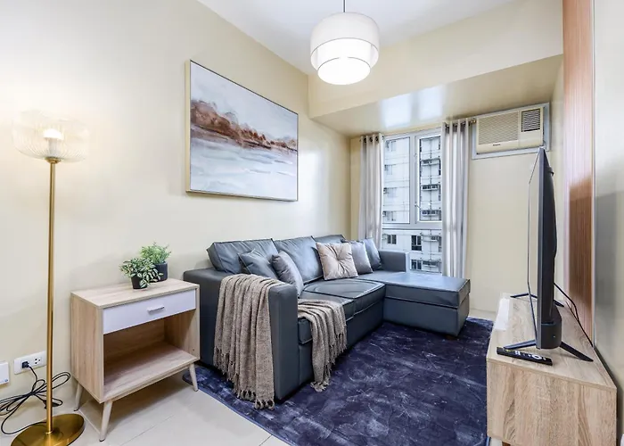 Furnished 2-bedroom In Avida Towers Riala, It Park With Fast Wifi, Netflix, Pool And Apartment