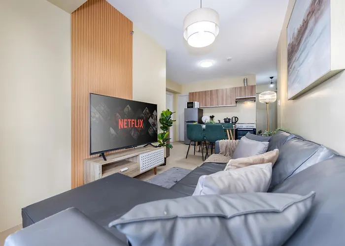 Furnished 2-bedroom In Avida Towers Riala, It Park With Fast Wifi, Netflix, Pool And * Cebu