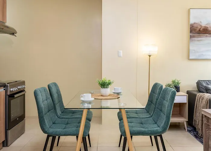 Furnished 2-bedroom In Avida Towers Riala, It Park With Fast Wifi, Netflix, Pool And * Cebu