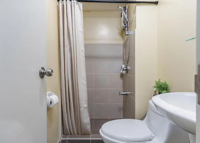 Furnished 2-bedroom In Avida Towers Riala, It Park With Fast Wifi, Netflix, Pool And Cebu